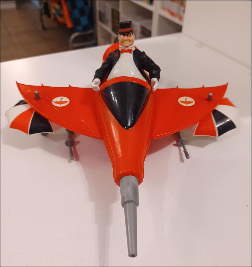Kenner, Batman Returns: The Penguin's Umbrella Jet Vehicle & Figure 1994 Jet El Pinguino