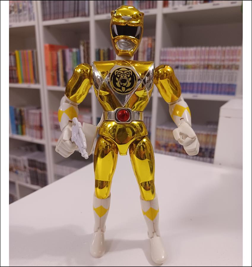 POWER RANGER AMARILLO METALIZADO 1995 MIGHTY MORPHIN BANDAI 20 CM