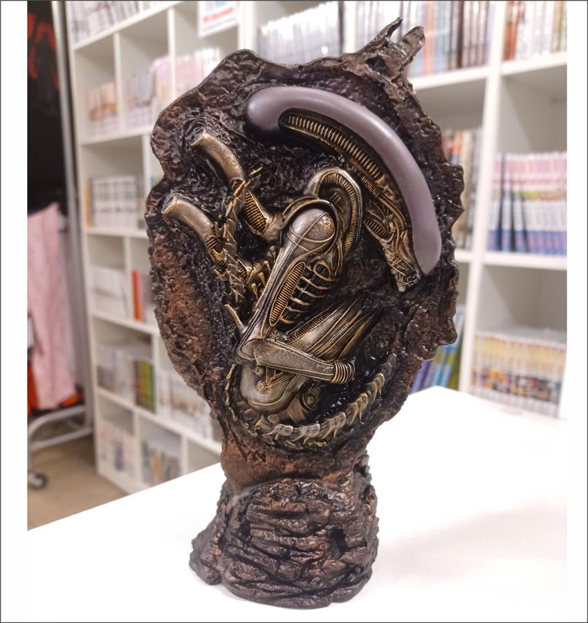 ALIEN BIG CHAP FOSILIZADO METEORITO RESINA 21X12CM C/U